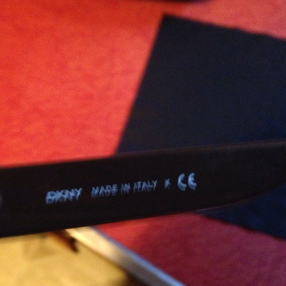 DKNY beige sunglasses - Picture 4 of 4