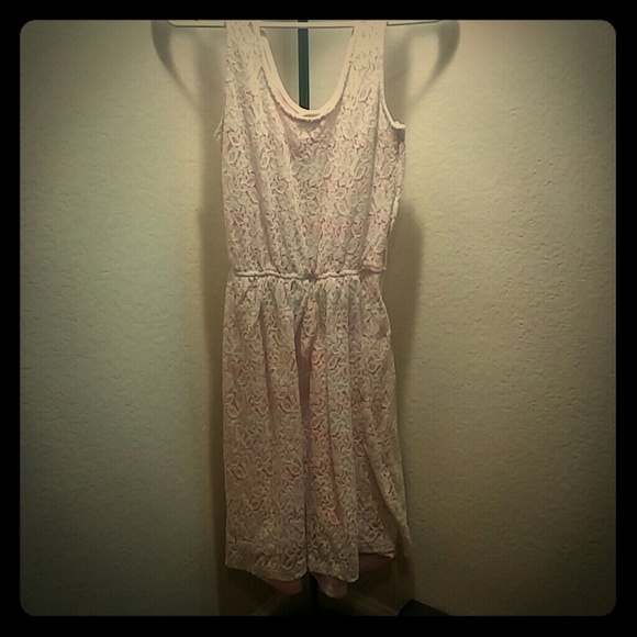 Pink and white Mossimo Supply Co.