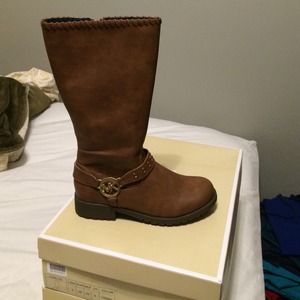 Michael kors brown boots size 5
