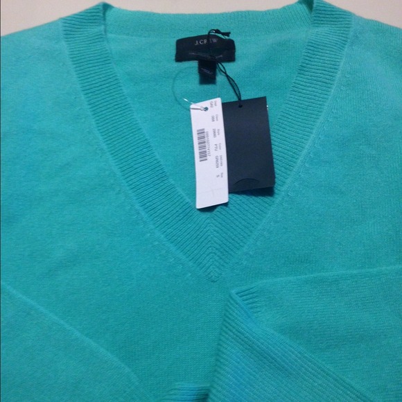 🎈🎈🎈SOLD🎈🎈🎈J Crew Cashmere Sweater