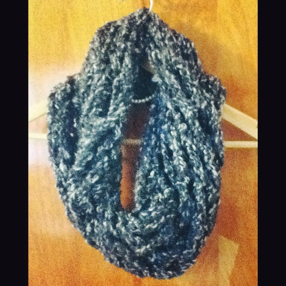 Gray Chunky Knit Infinity Scarf - Picture 1 of 1