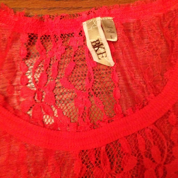 Dark pink lace top - Picture 2 of 3