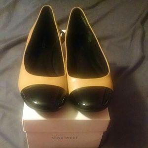 Almost New- Nine West Flats