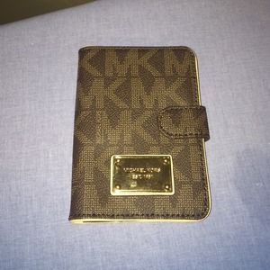 Micheal Kors passport case