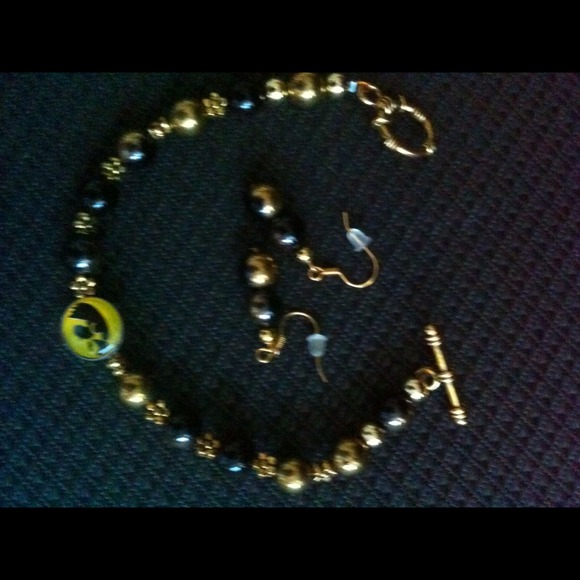 Iowa Hawkeye bracelet and earring sets - Picture 1 of 3