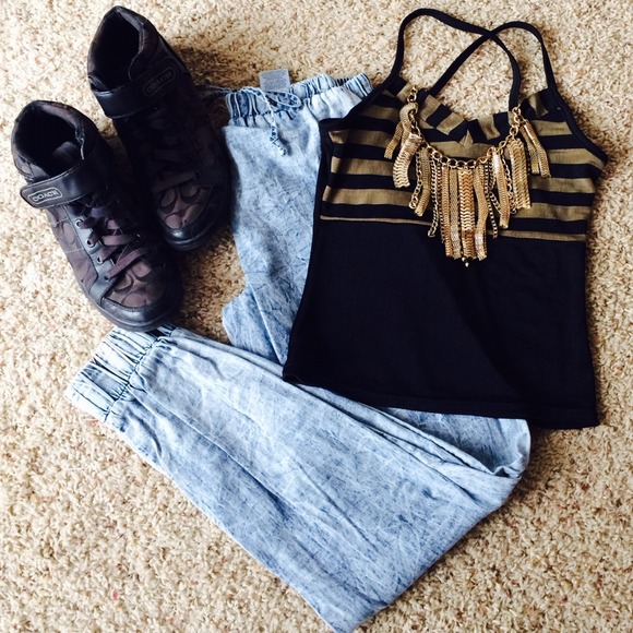 🚦Final Price 🏁 Super cute Top!