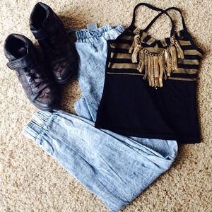 🚦Final Price 🏁 Super cute Top!