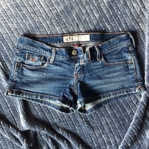 Hollister Shorts (Size 1!)