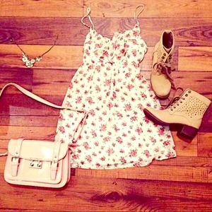 💋SOLD💋White dress with pink roses baby doll