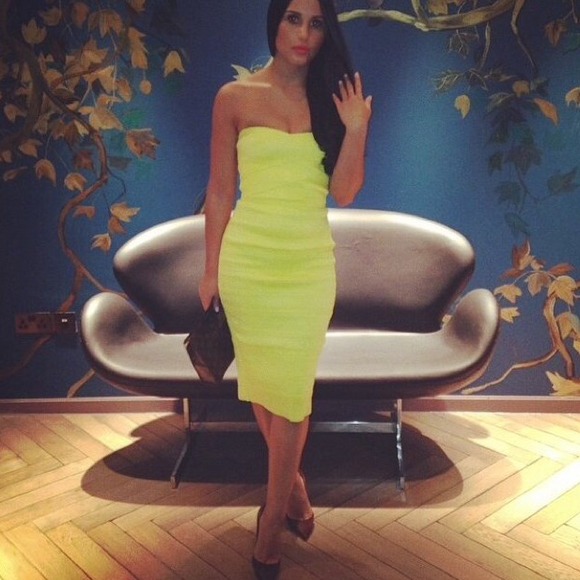 River Island Dresses & Skirts - River Island Bodycon/Bandage dress