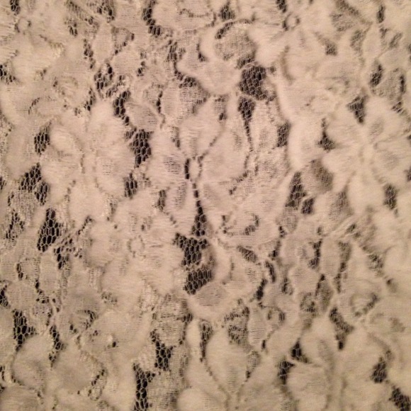 Cute top. - Picture 2 of 3