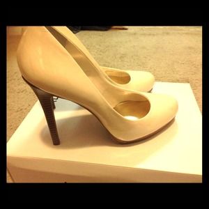 INC 4" patent leather pumps