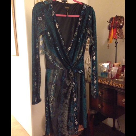 Laundry by Shelli Segal Dresses & Skirts - Faux Wrap print dress