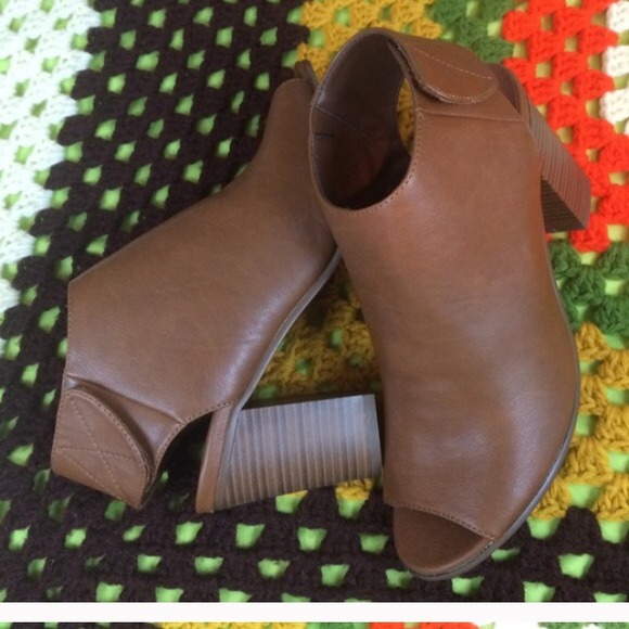 Shoes - 🌹🌹🌹New brown booties🌹🌹🌹