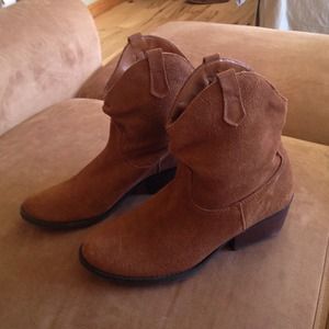 White Mountain Brown Suede Slouchy Cowboy Booties