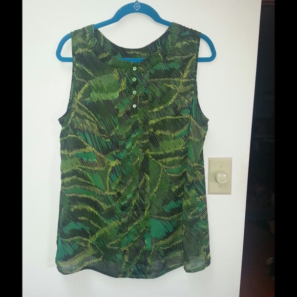 NWT versatile & flattering patterned shirt - Picture 2 of 4