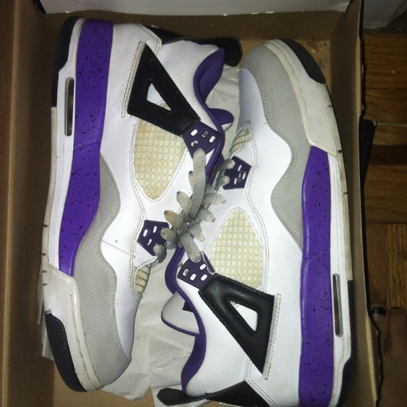 Girls Jordan 4s size 6.5
