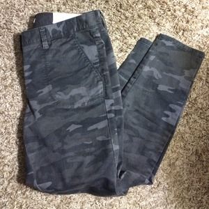 Loft Petite Camo Print Skinny Pants
