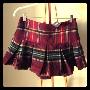 Sale! A&F Pleated Plaid Skirt
