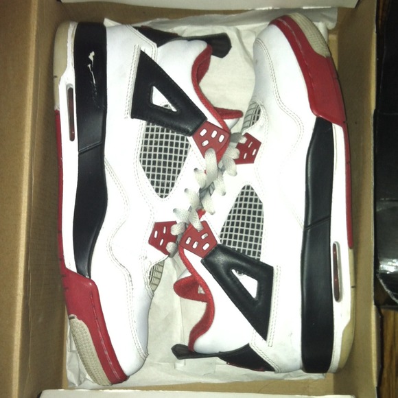 Jordan fire red 4s size 6.5