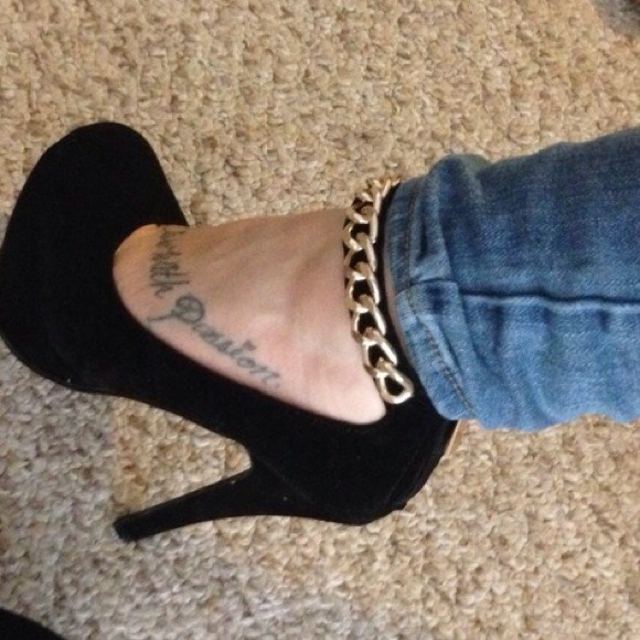 Black suede heels w/gold chain around ankle