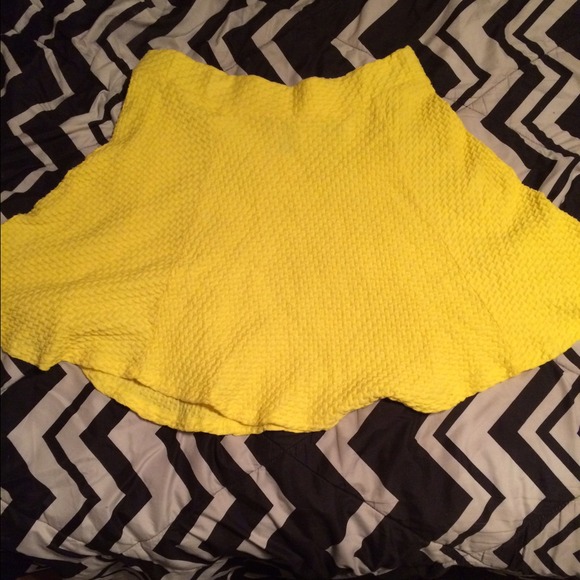 Yellow skater style skirt
