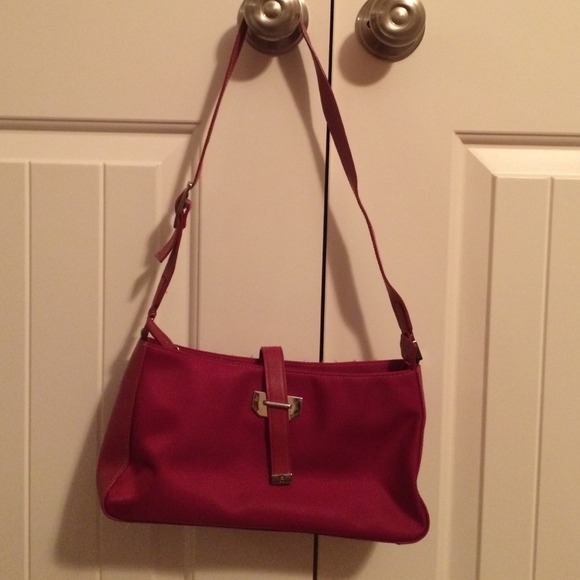 Cute red purse - Picture 1 of 4