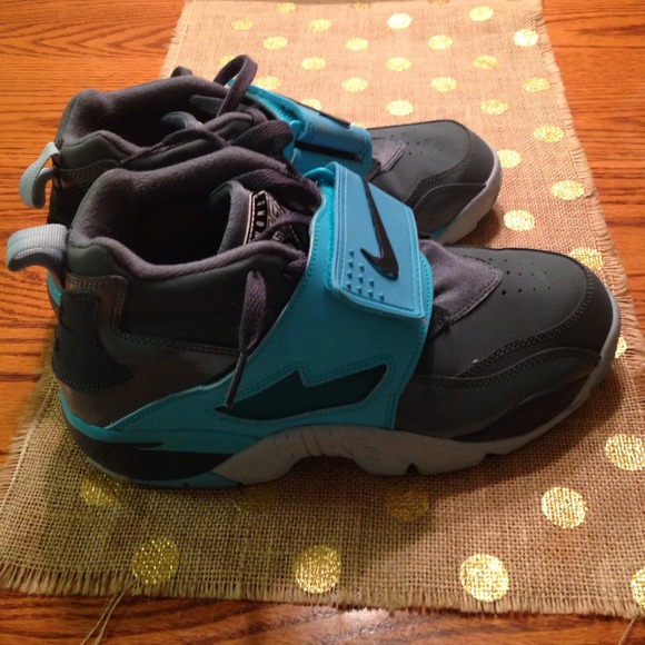 Sold - Picture 3 of 4