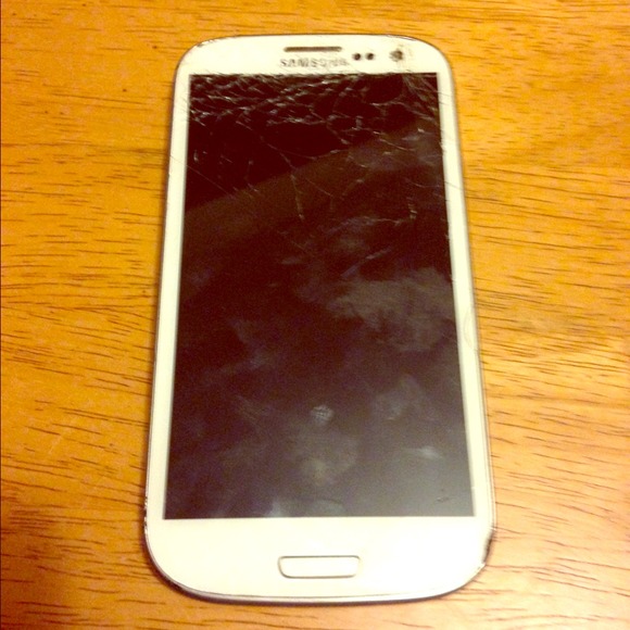 Cracked samsung galaxy s 3
