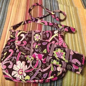 Spacious saddle up bag with matching wallet