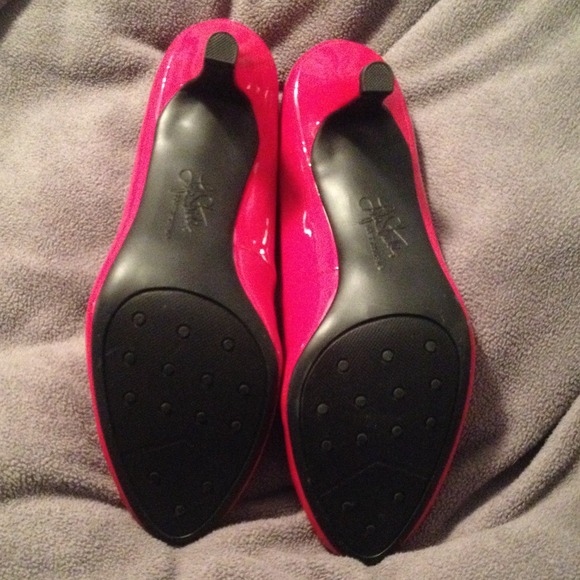 Sold - Picture 3 of 4