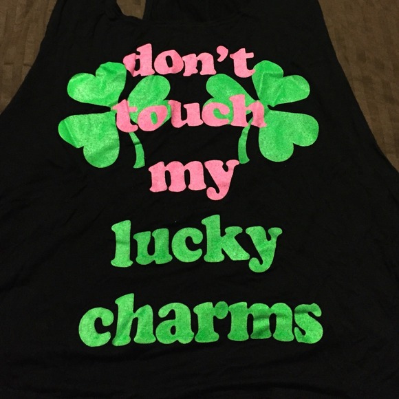 🍀 3 leaf Clover Shirt🍀 - Picture 3 of 3