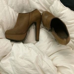 Brown booties.. Perfect for fall!!!!