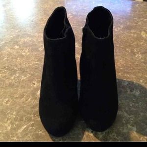 Size 6 steve madden booties