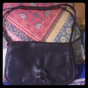 Black shoulder bag
