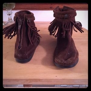 Minnetonka ankle boot moccasins