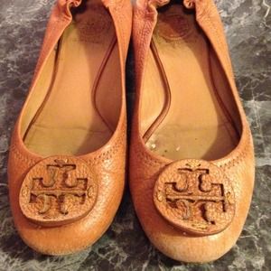 Lightly used Tory Burch Reva flat
