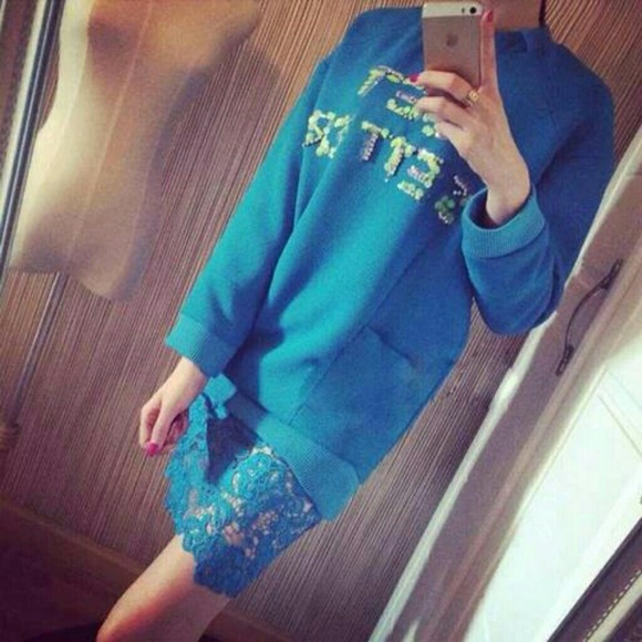 Sweatshirt lace dress - Picture 2 of 3