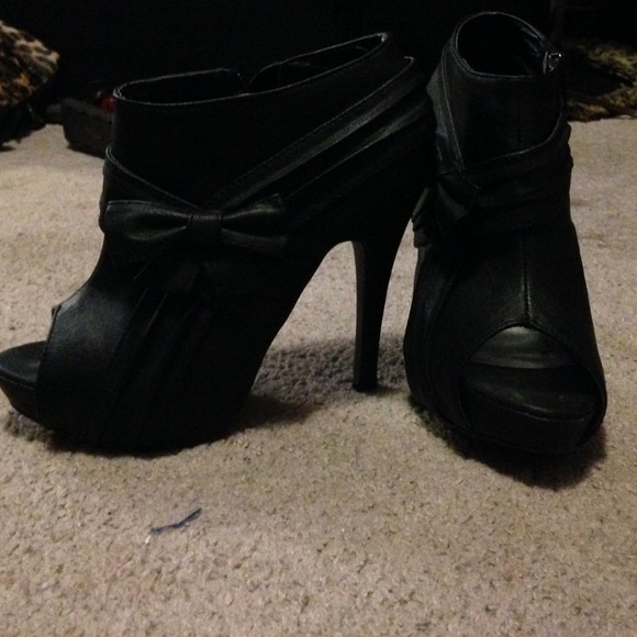 Black heels