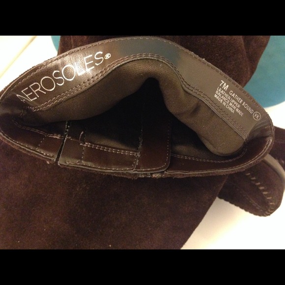 AEROSOLES - Picture 3 of 4