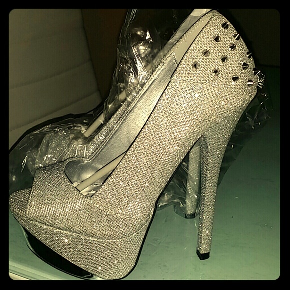 Shoes - BUNDLE NEW HEELS A ND 3 DRESSESL