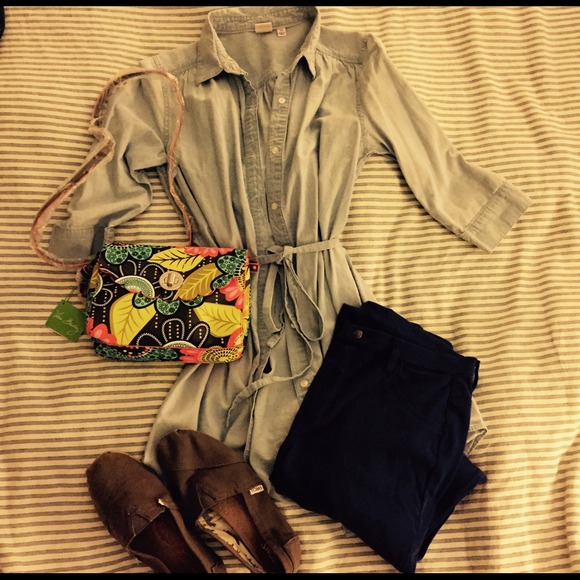 Vera Bradley Scalloped Hipster in Flower Shower - Picture 2 of 4