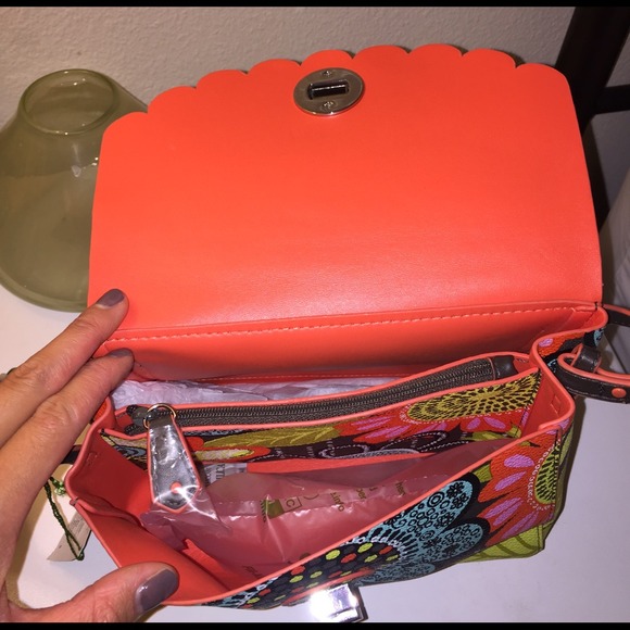 Vera Bradley Scalloped Hipster in Flower Shower - Picture 3 of 4