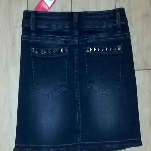 PRICE DROP Brand new Skirt TOTAL GIRL - Picture 3 of 4