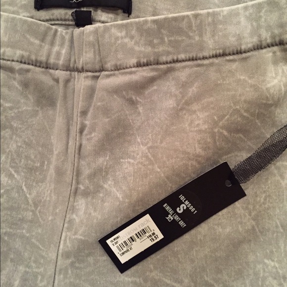 ‼️SOLD ‼️ Joe's Light Grey Legging w/ Ankle Zipper - Picture 3 of 4