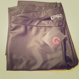 GUESS NWT black pleather legging