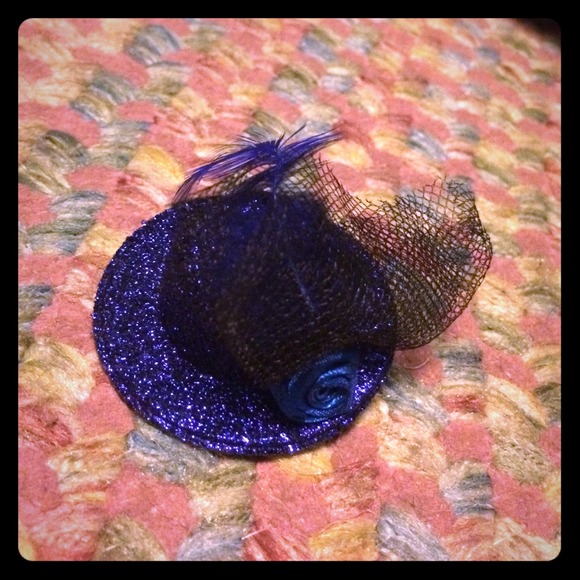 Tiny blue hat hair clip