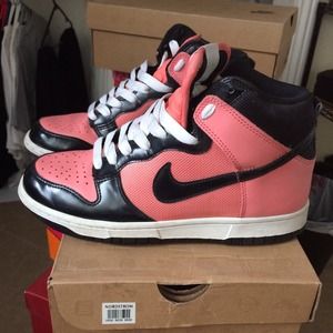 Cute Nike Dunks -- Salmon