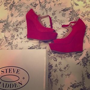 Steve Madden red suede wedges