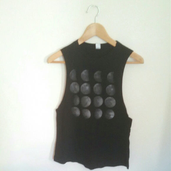 🌙Traded🌙 Glowing Moon Phase Tank - Picture 2 of 2